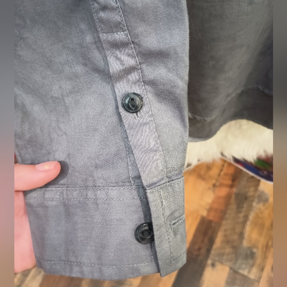 Universal Thread Gray Long Sleeve Button Up Front… - image 4